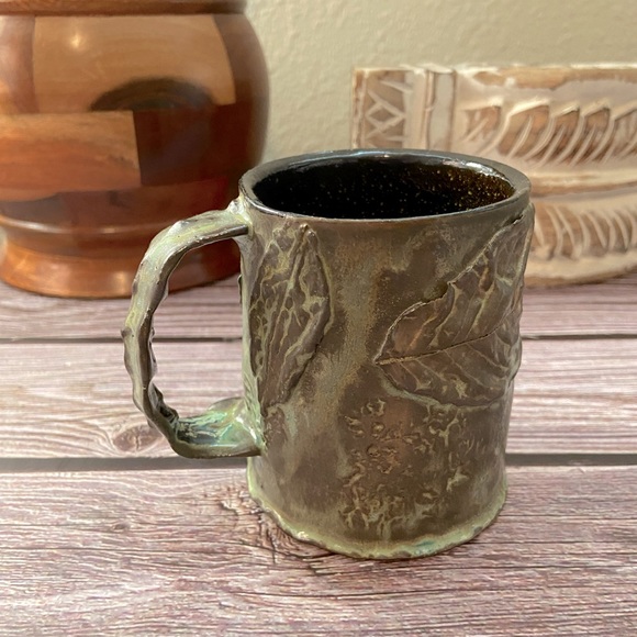 Artisan made Army/ Olive Green Mug w/ primitive texture & leaf application. - Picture 4 of 10